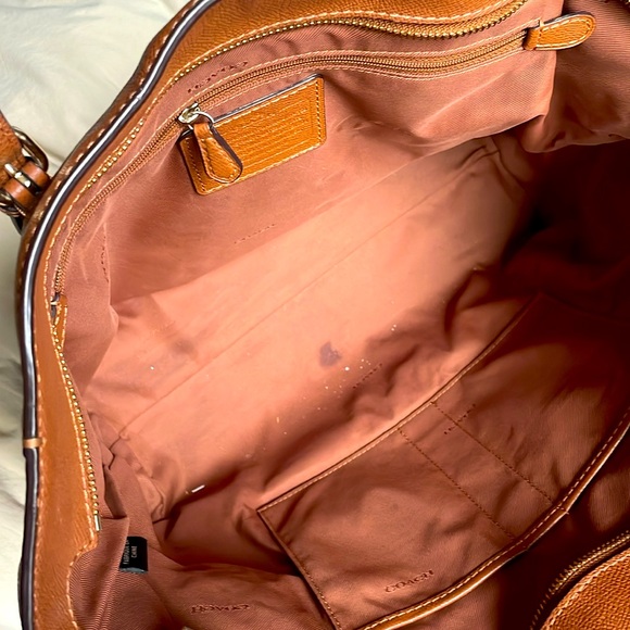 Coach purse lightly used in great condition - Picture 2 of 2